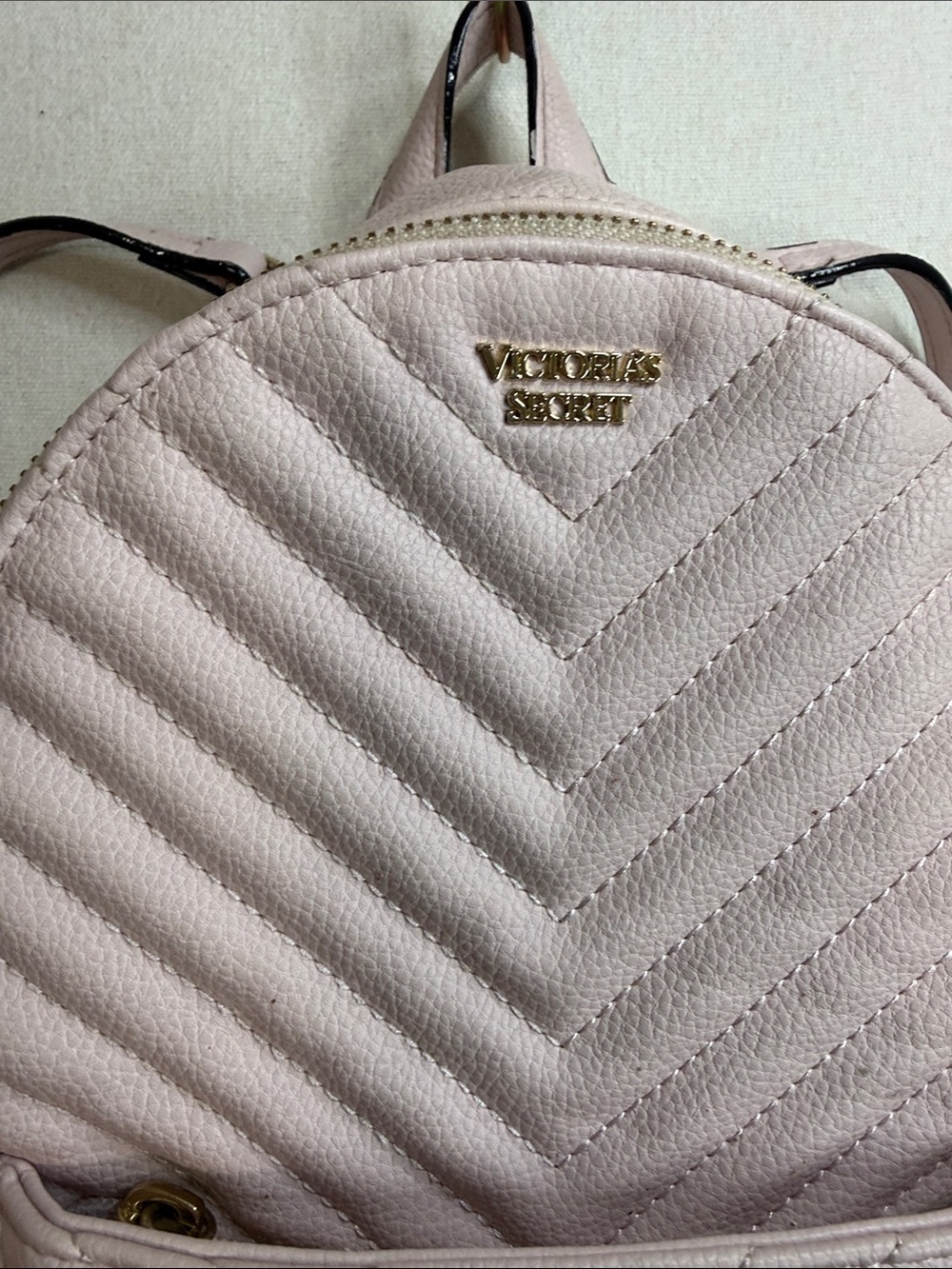 Victoria's Secret Light Pink Quilted Mini Backpack with Gold Chain Straps - Picture 2 of 9
